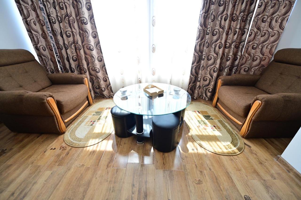 Vacation Apartment With Free Parking Sibiu Eksteriør billede